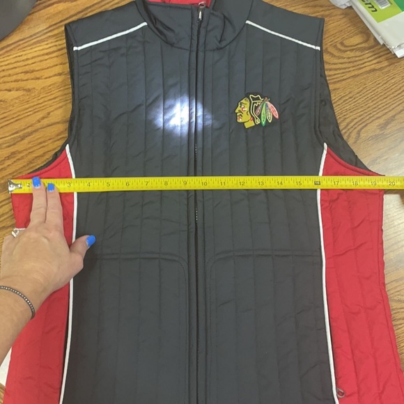 NHL OFFICIAL CHICAGO BLACKHAWKS women’s quilted vest Black embroidered Size med - Picture 10 of 11